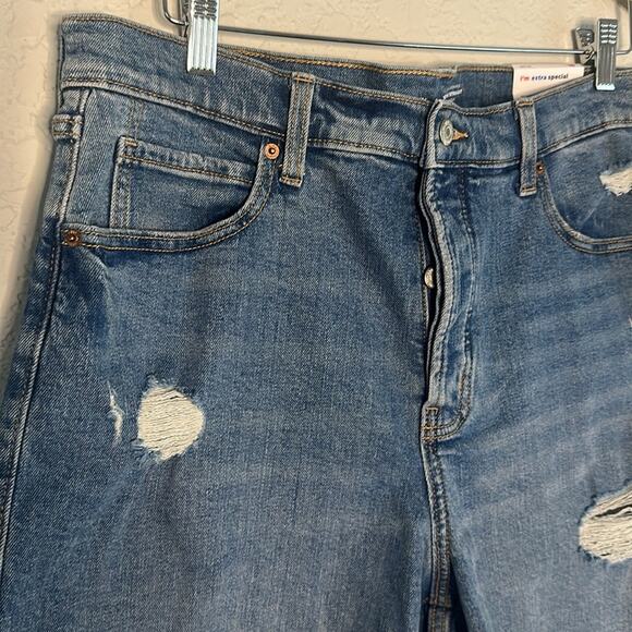 NEW Old Navy High Rise Denim Shorts Sky-Hi Straight Jean Size 16 NWT Distressed - Picture 3 of 8